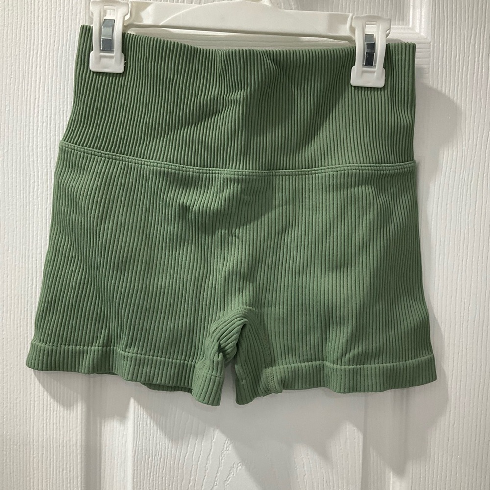 Women’s Green Active Shorts Size S